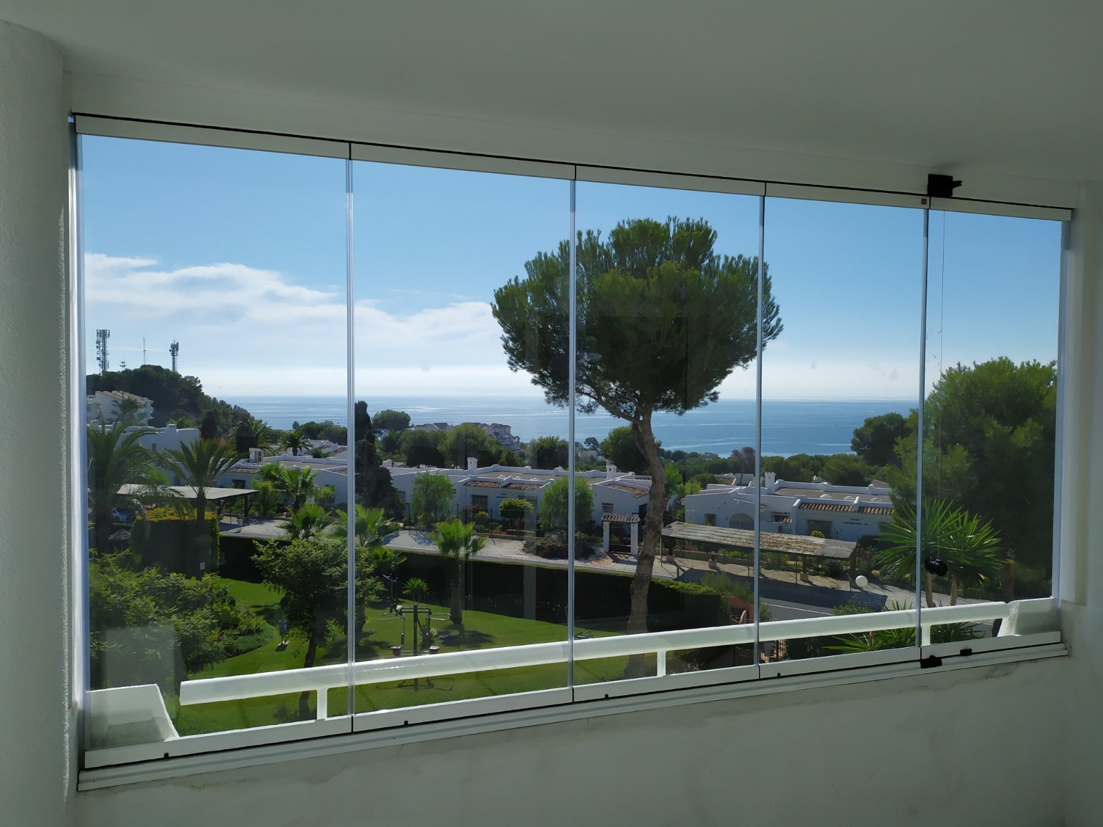 instalación cortina de cristal en málaga