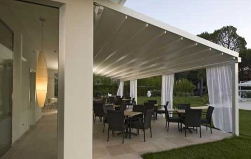 Pérgola de aluminio de noche